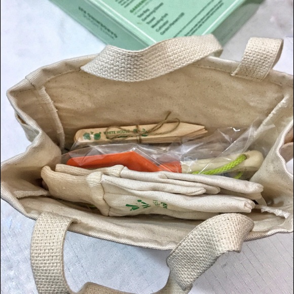 The White House Gardening Kit Child’s 6 Piece New with Tags - Picture 3 of 8